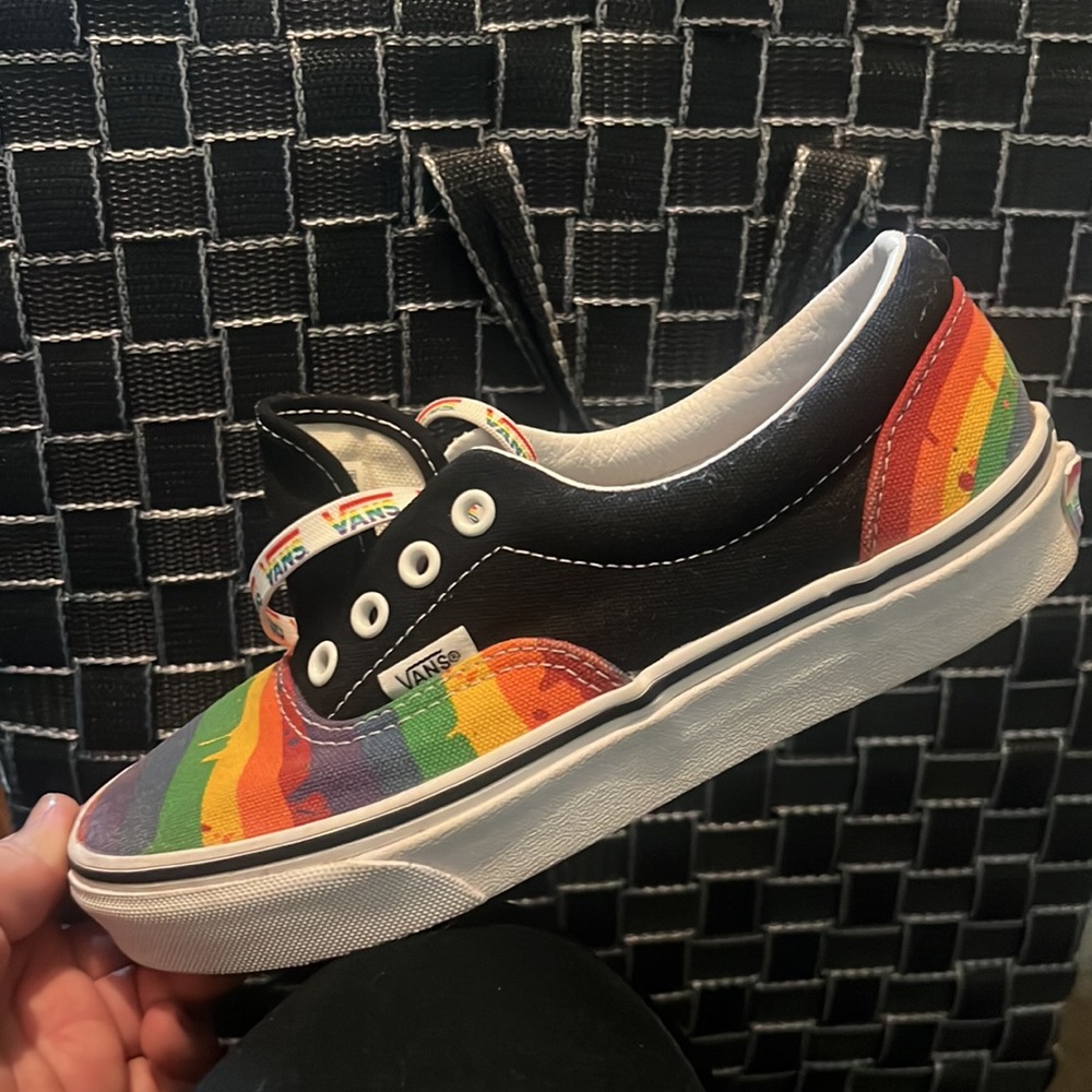 Vans - Picture 2 of 3